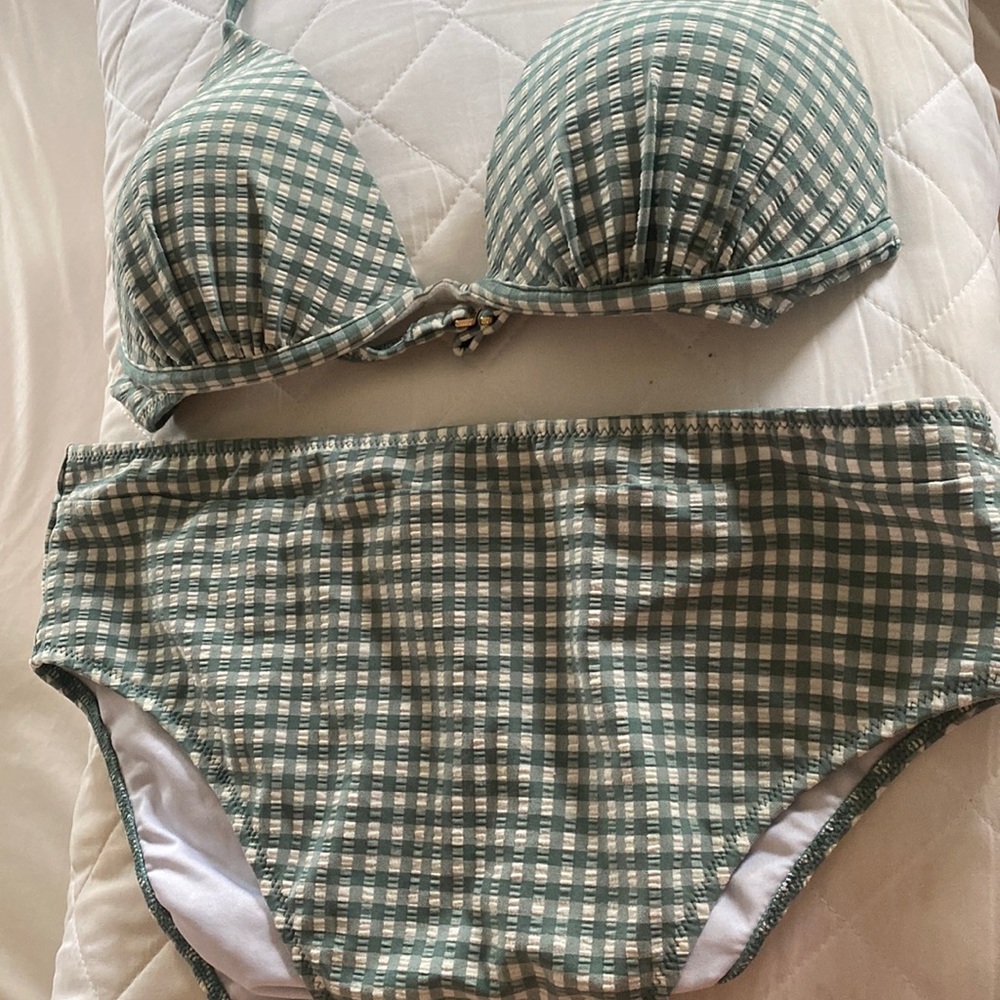 Bathing suit
